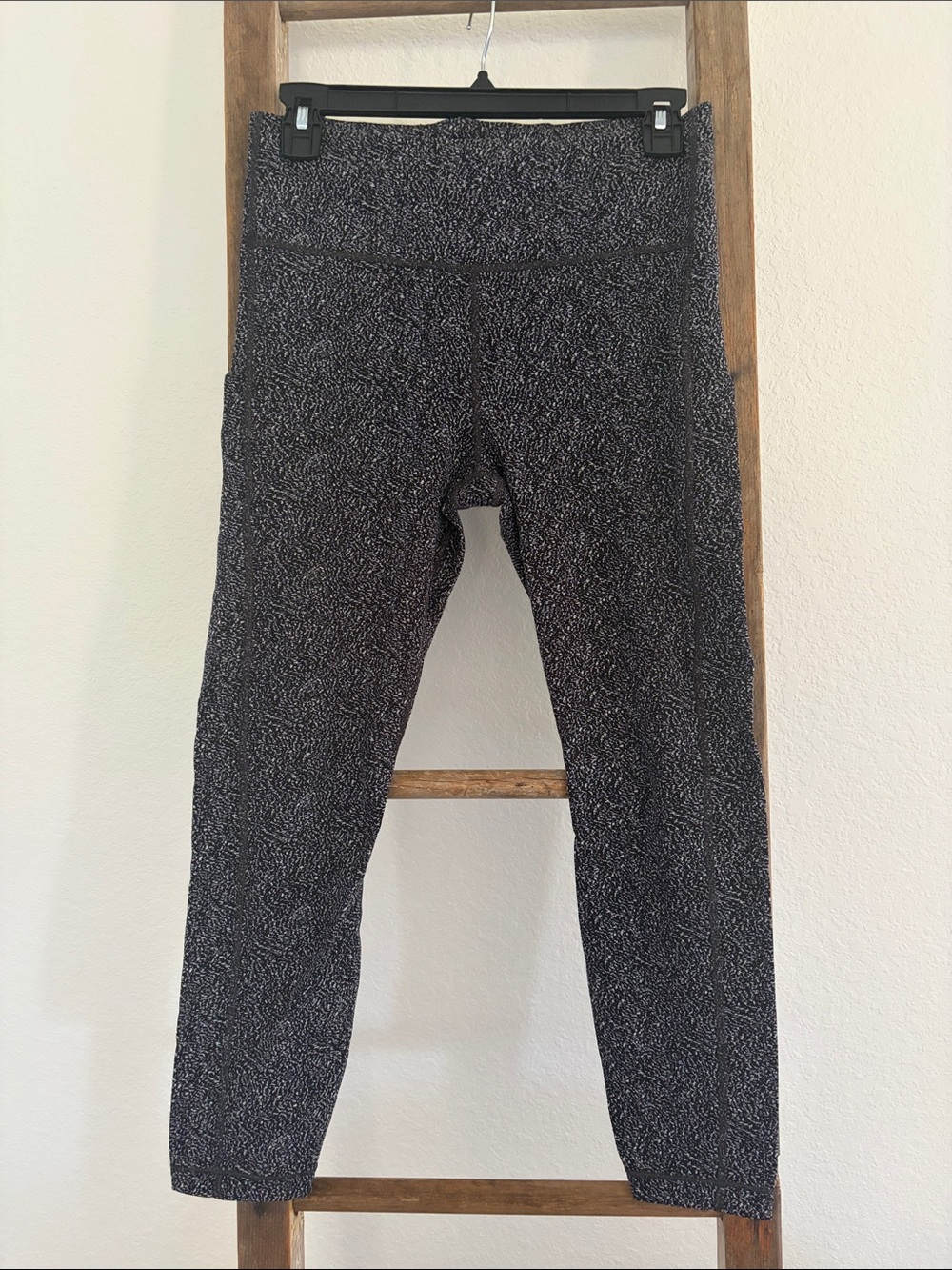 Athleta Ultimate Stash Textured 7/8 Tight